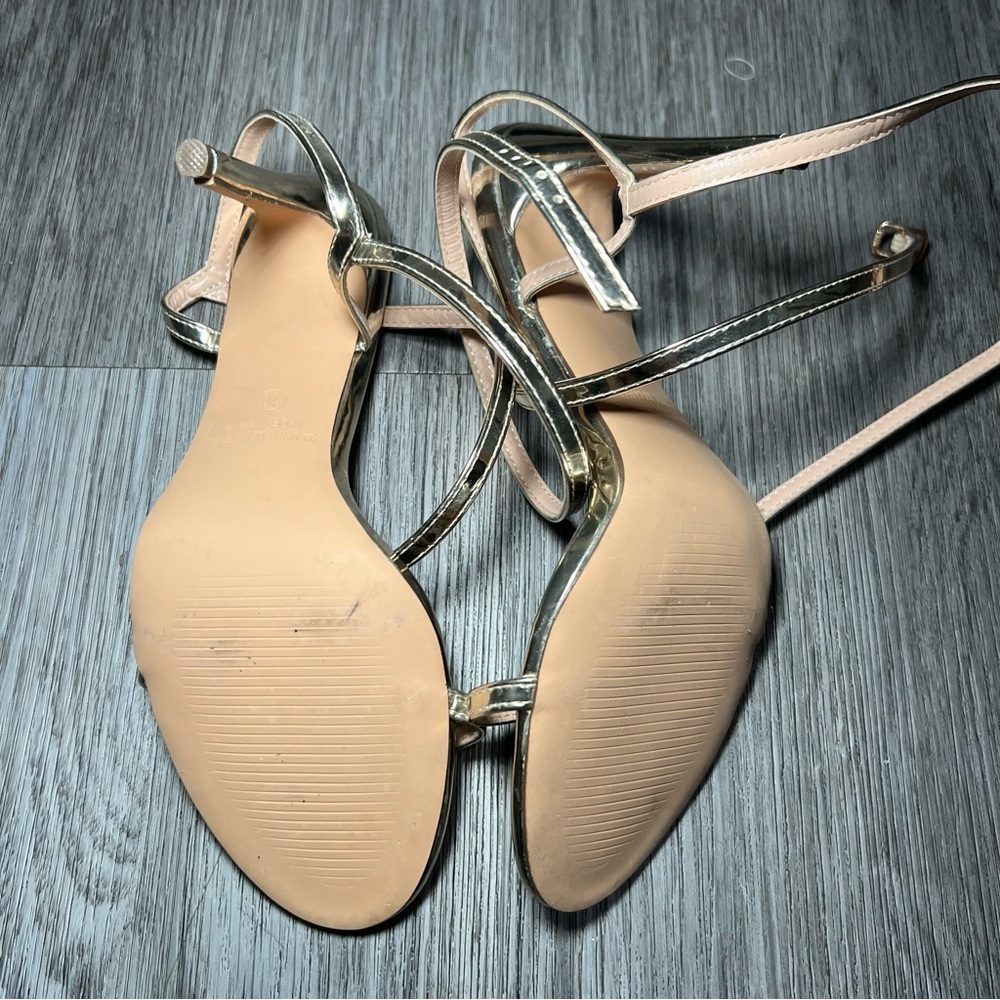 New Liliana Women's Metallic gold Strappy Heels - Picture 3 of 5